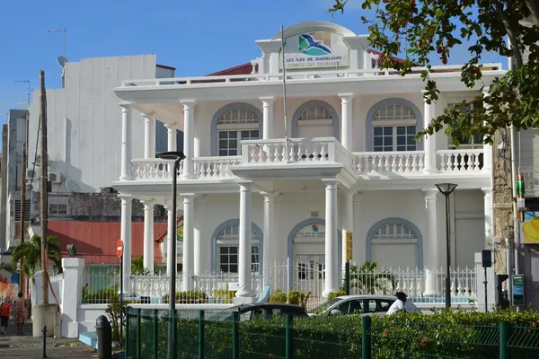 Affaire du Comité du Tourisme des Iles de Guadeloupe : Olivier Michel placé sous contrôle judiciaire Affaire du Comité du Tourisme des Iles de Guadeloupe : Olivier Michel placé sous contrôle judiciaire