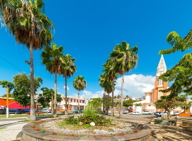 Guadeloupe en transition : L’essor de l’écotourisme pour un avenir durable Guadeloupe en transition : L’essor de l’écotourisme pour un avenir durable